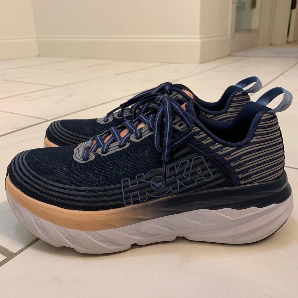 Hoka One Bondi 6